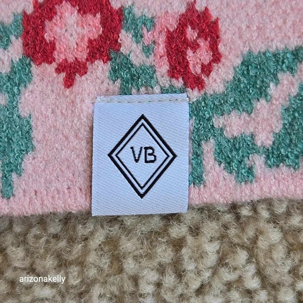 NWT Vera Bradley Knit Heart Scarf - Picture 4 of 8